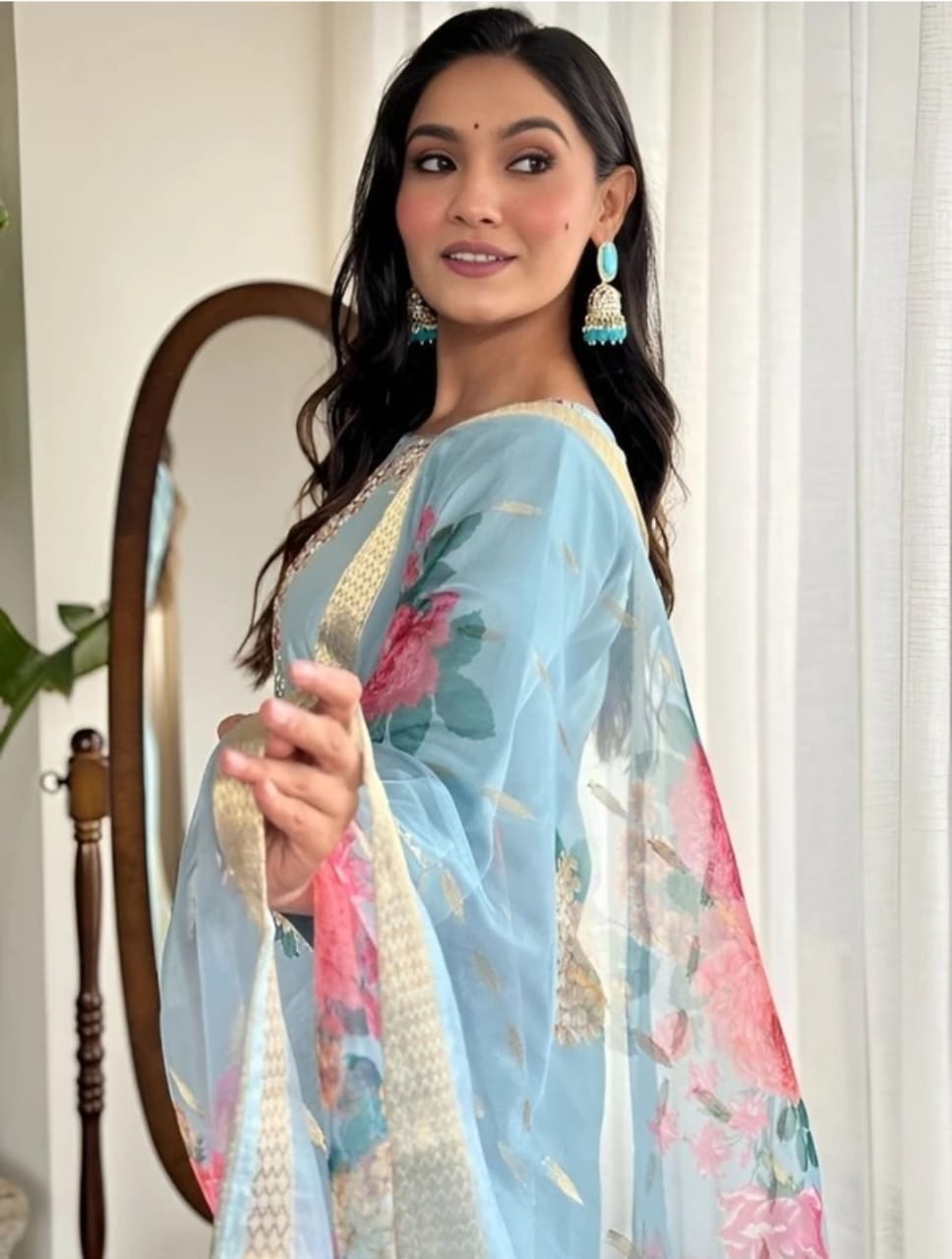 Blue Embroidered Kurta Pant Set with Floral Organza Dupatta